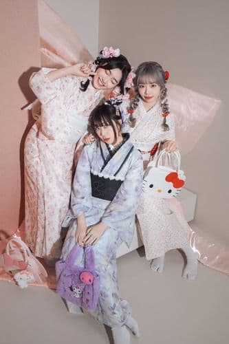 Characters Kimono